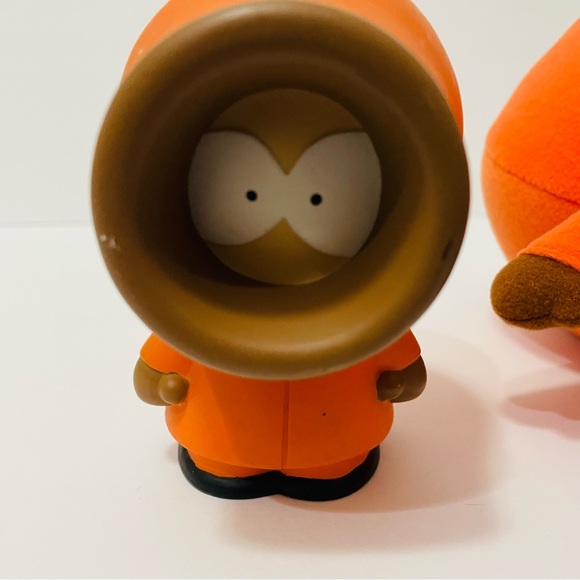 South Park Kenny Plush Stuffed Toy 2005 and Kenny Mini Figure 2004 Bundle - Picture 11 of 16